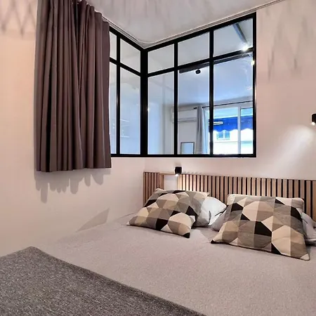 En Plein Centre De A 2 Pas De La Croisette Apartamento *